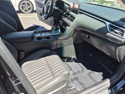Used 2026 Genesis G70 2.5T Prestige RWD image 23
