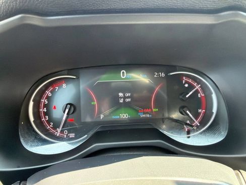 Used 2024 Toyota RAV4 XLE AWD/4WD image 28