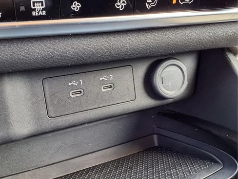 Used 2025 Nissan Rogue SV FWD image 13