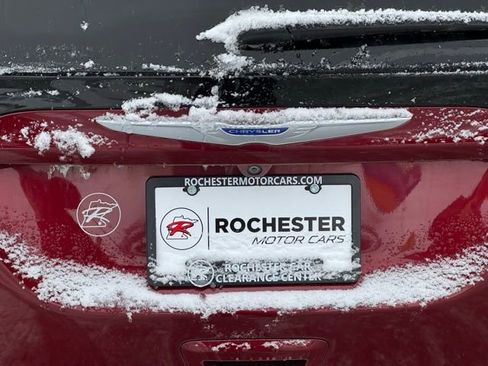 Used 2018 Chrysler Pacifica Touring-L Plus image 40