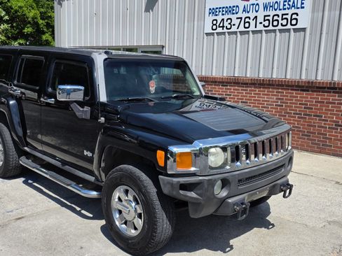 Used 2006 HUMMER H3 w/ Chrome Appearance Package AWD/4WD image 2