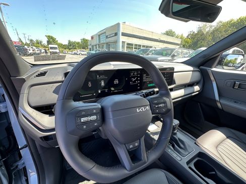 New 2027 Kia Seltos X-Line S w/ X-Line S Premium Package AWD/4WD image 29