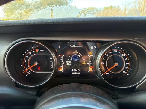 Used 2018 Jeep Wrangler Unlimited Sahara image 14