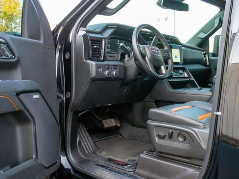 Used 2024 GMC Sierra 2500 AT4 w/ AT4 Preferred Package AWD/4WD image 28