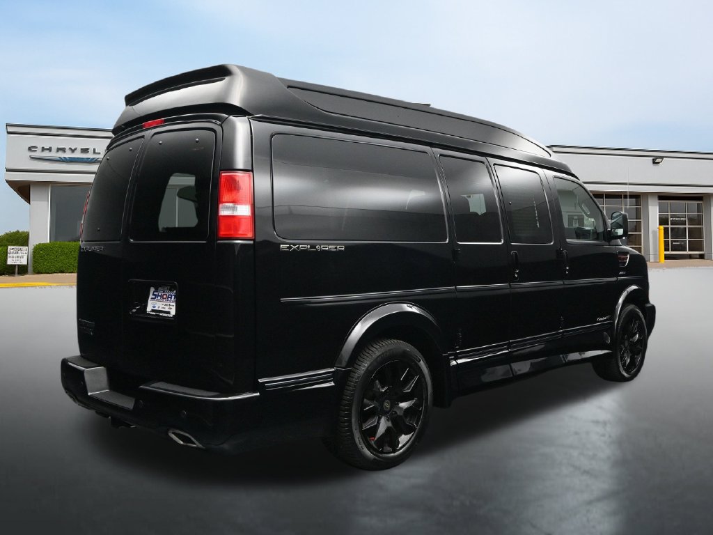 Used 2023 Chevrolet Express 2500 RWD image 5