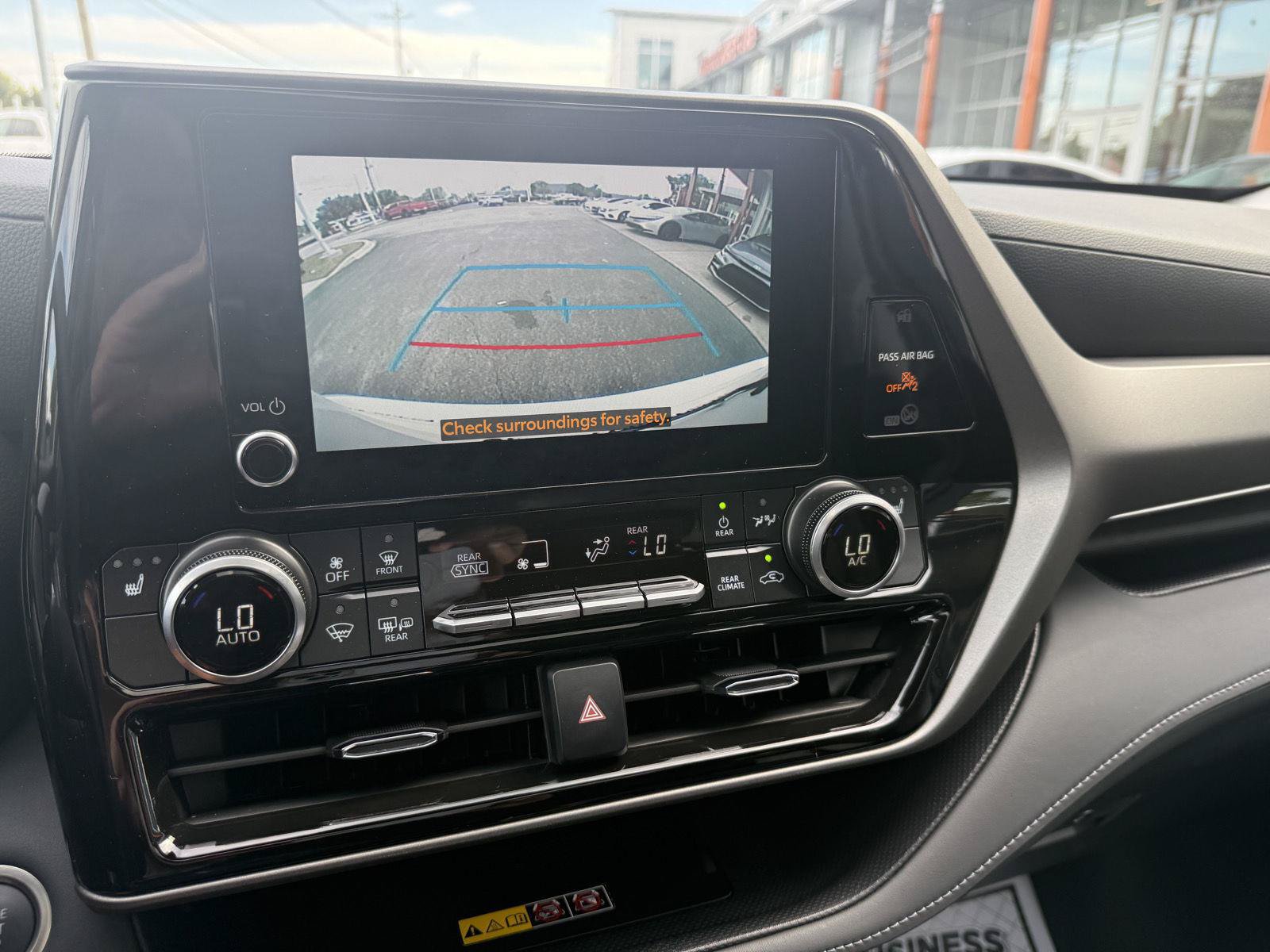Used 2026 Toyota Highlander XLE AWD/4WD image 42