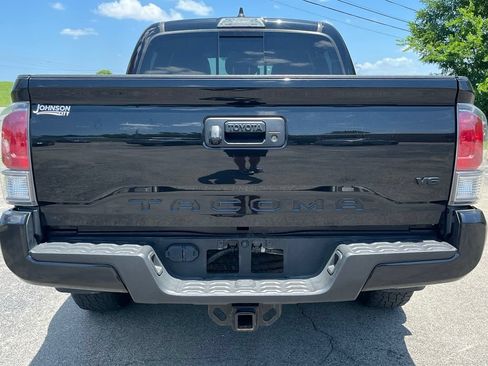 Used 2021 Toyota Tacoma TRD Sport AWD/4WD image 10
