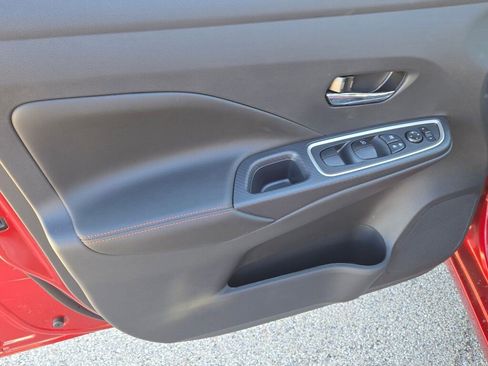 Used 2025 Nissan Versa SR w/ Trunk Package image 20