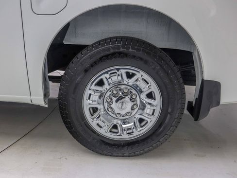 Used 2017 Nissan NV 3500 SL RWD image 27