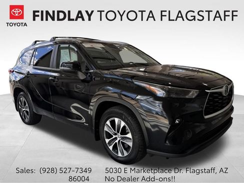 Certified 2023 Toyota Highlander XLE AWD/4WD image 1