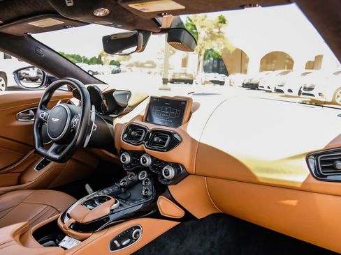 Used 2020 Aston Martin V8 Vantage Coupe RWD image 10