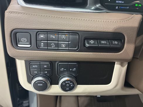 Used 2024 GMC Yukon Denali AWD/4WD image 22