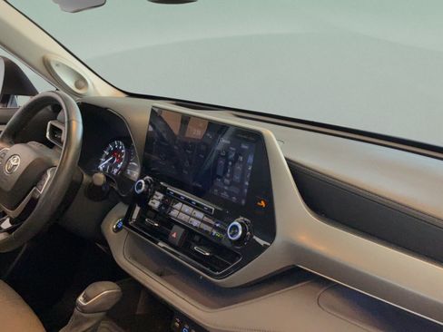 Used 2022 Toyota Highlander Platinum FWD image 37