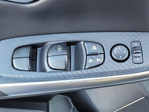 Used 2025 Nissan Sentra SR image 30