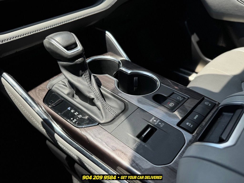 Used 2021 Toyota Highlander Limited FWD image 20