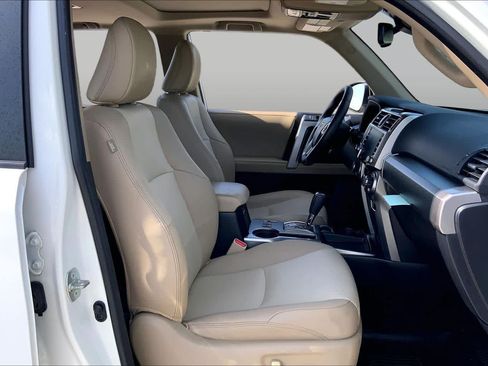 Used 2022 Toyota 4Runner SR5 Premium w/ Moonroof Package RWD image 9