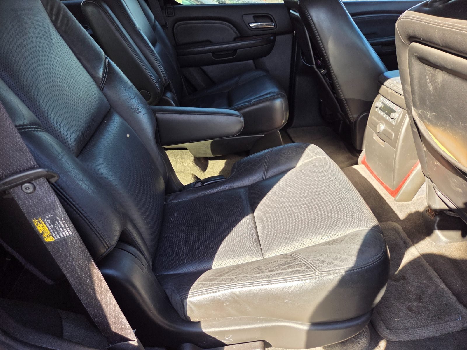 Used 2007 Cadillac Escalade AWD w/ Information Package image 14
