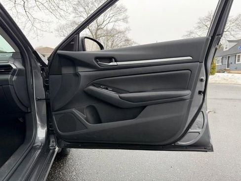 Used 2023 Nissan Altima 2.5 SV image 14