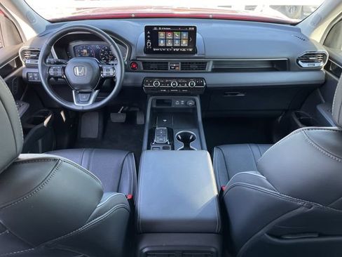 Used 2025 Honda Pilot Elite image 11