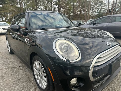 Used 2014 MINI Cooper 2-Door Hardtop image 4