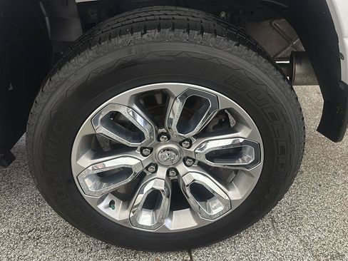 Used 2023 RAM 1500 Laramie AWD/4WD image 11
