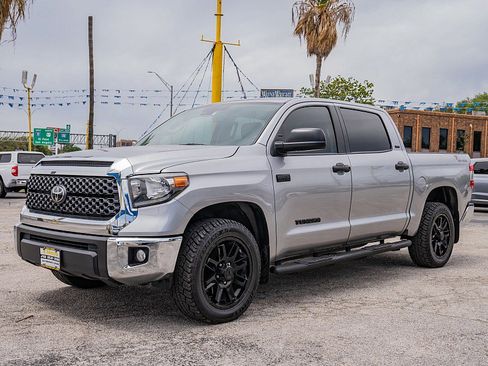 Used 2021 Toyota Tundra SR5 w/ SR5 Leather Package RWD image 9