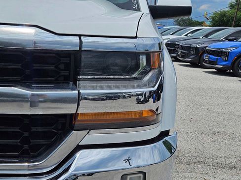 Used 2018 Chevrolet Silverado 1500 LT w/ Texas Edition AWD/4WD image 11