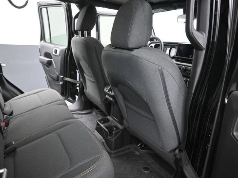 Used 2024 Jeep Wrangler Unlimited Sport AWD/4WD image 10