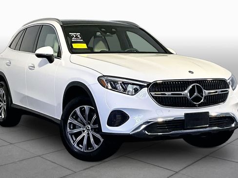 Used 2023 Mercedes-Benz GLC 300 4MATIC image 3