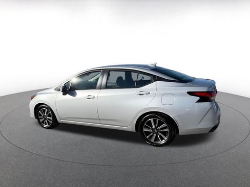 Used 2025 Nissan Versa SV image 10