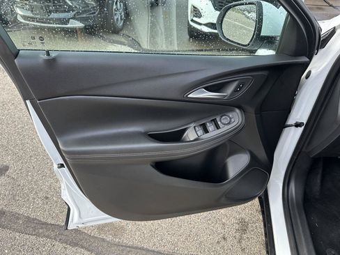 Used 2025 Buick Encore GX Preferred FWD image 17