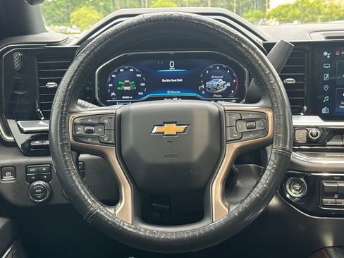 Used 2024 Chevrolet Silverado 2500 High Country w/ High Country Premium Package AWD/4WD image 15