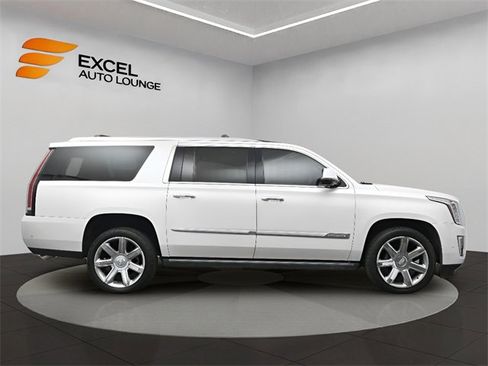 Used 2017 Cadillac Escalade ESV Premium Luxury image 6