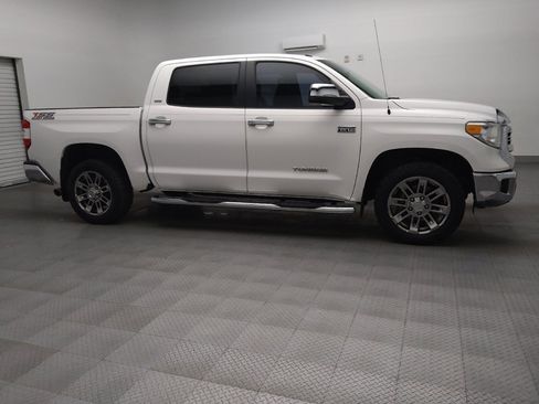 Used 2016 Toyota Tundra SR5 w/ SR5 Upgrade Package image 11