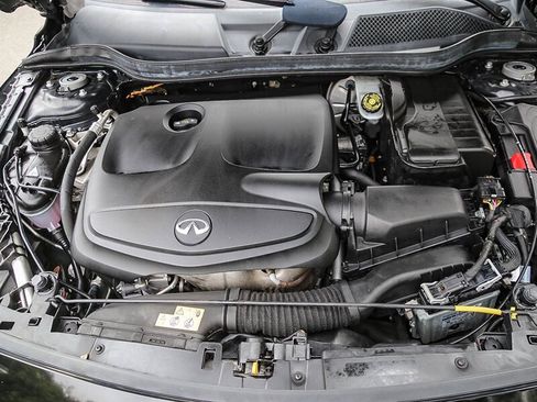 Used 2017 INFINITI QX30 image 37