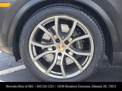 Used 2023 Porsche Cayenne S AWD/4WD image 9