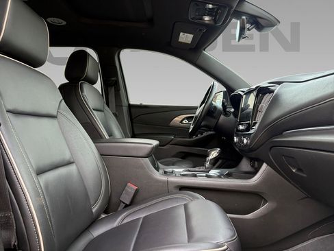 Used 2023 Chevrolet Traverse Premier w/ Redline Edition image 10