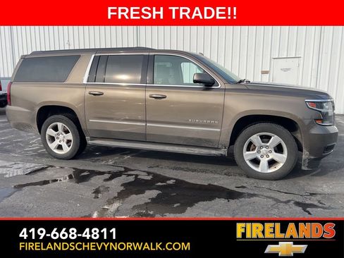 Used 2016 Chevrolet Suburban LT image 16