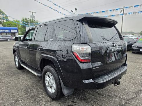 Used 2018 Toyota 4Runner SR5 AWD/4WD image 3