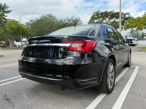 Used 2013 Chrysler 200 Touring FWD image 6