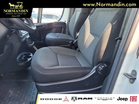 Used 2025 RAM ProMaster 2500 w/ U-Haul Equipment Group FWD image 16