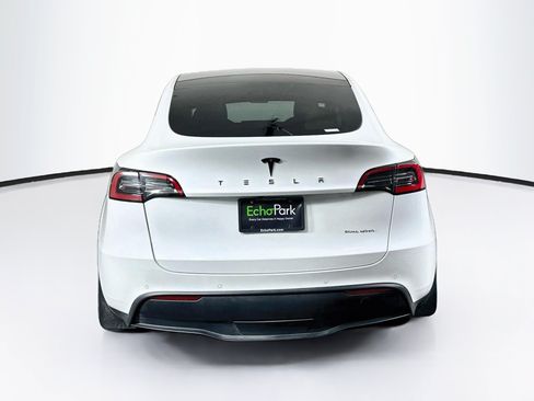 Used 2022 Tesla Model Y Long Range AWD/4WD image 7