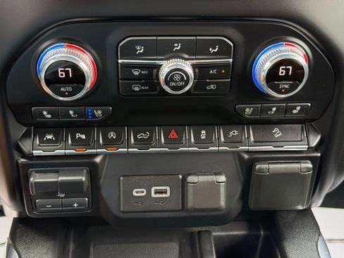 Used 2020 GMC Sierra 1500 AT4 w/ Technology Package AWD/4WD image 16