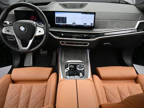 Used 2024 BMW X7 xDrive40i AWD/4WD image 13