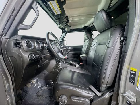 Used 2021 Jeep Gladiator Overland w/ Popular Equipment Package AWD/4WD image 27