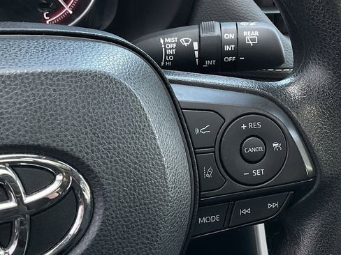 Used 2025 Toyota RAV4 XLE image 24