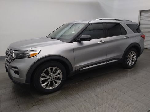 Used 2020 Ford Explorer Limited RWD image 2