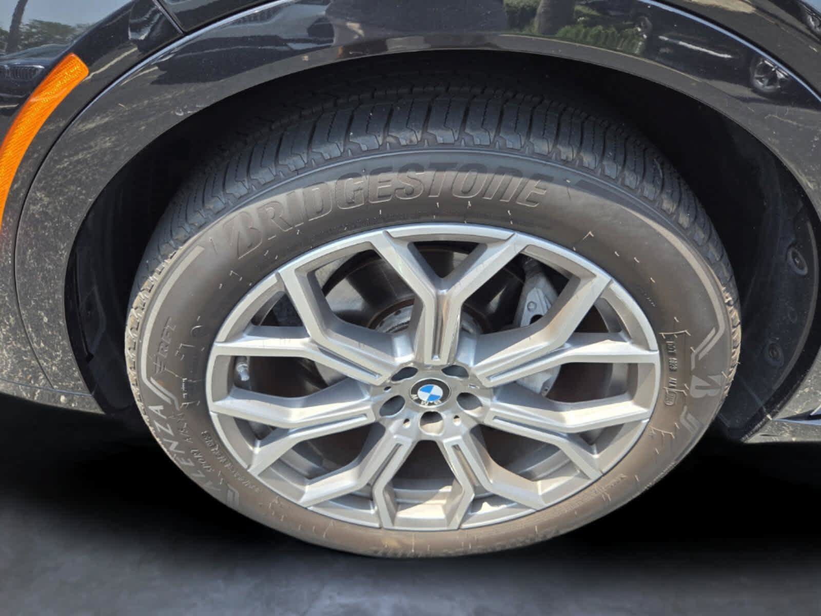 Used 2022 BMW X7 xDrive40i w/ Premium Package AWD/4WD image 9