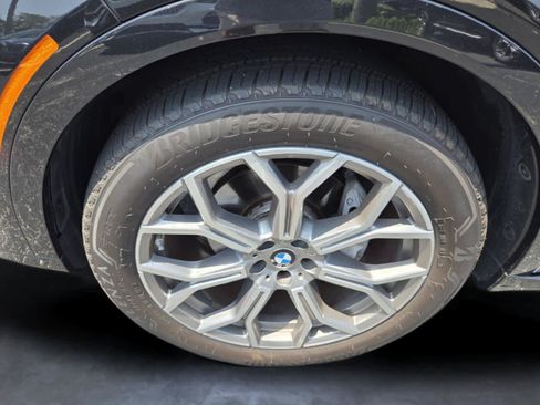 Used 2022 BMW X7 xDrive40i w/ Premium Package AWD/4WD image 9