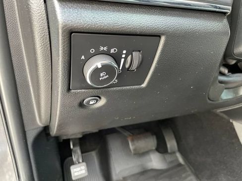 Used 2020 Jeep Grand Cherokee Limited AWD/4WD image 27